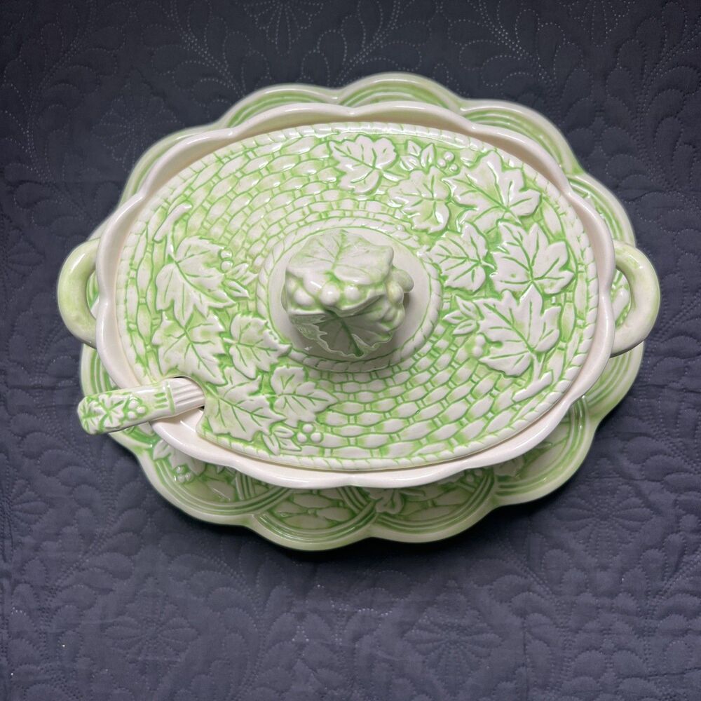 VTG Green Leaf Lattice Ceramic Soup Tureen Gravy Boat Platter Set w/Ladle Server